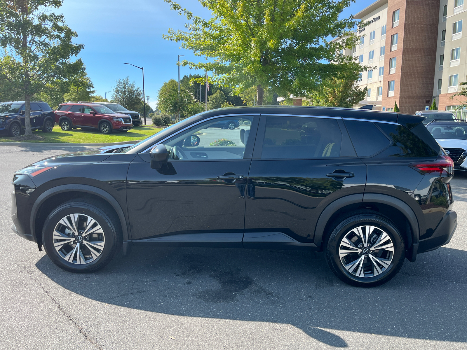 2023 Nissan Rogue SV 5