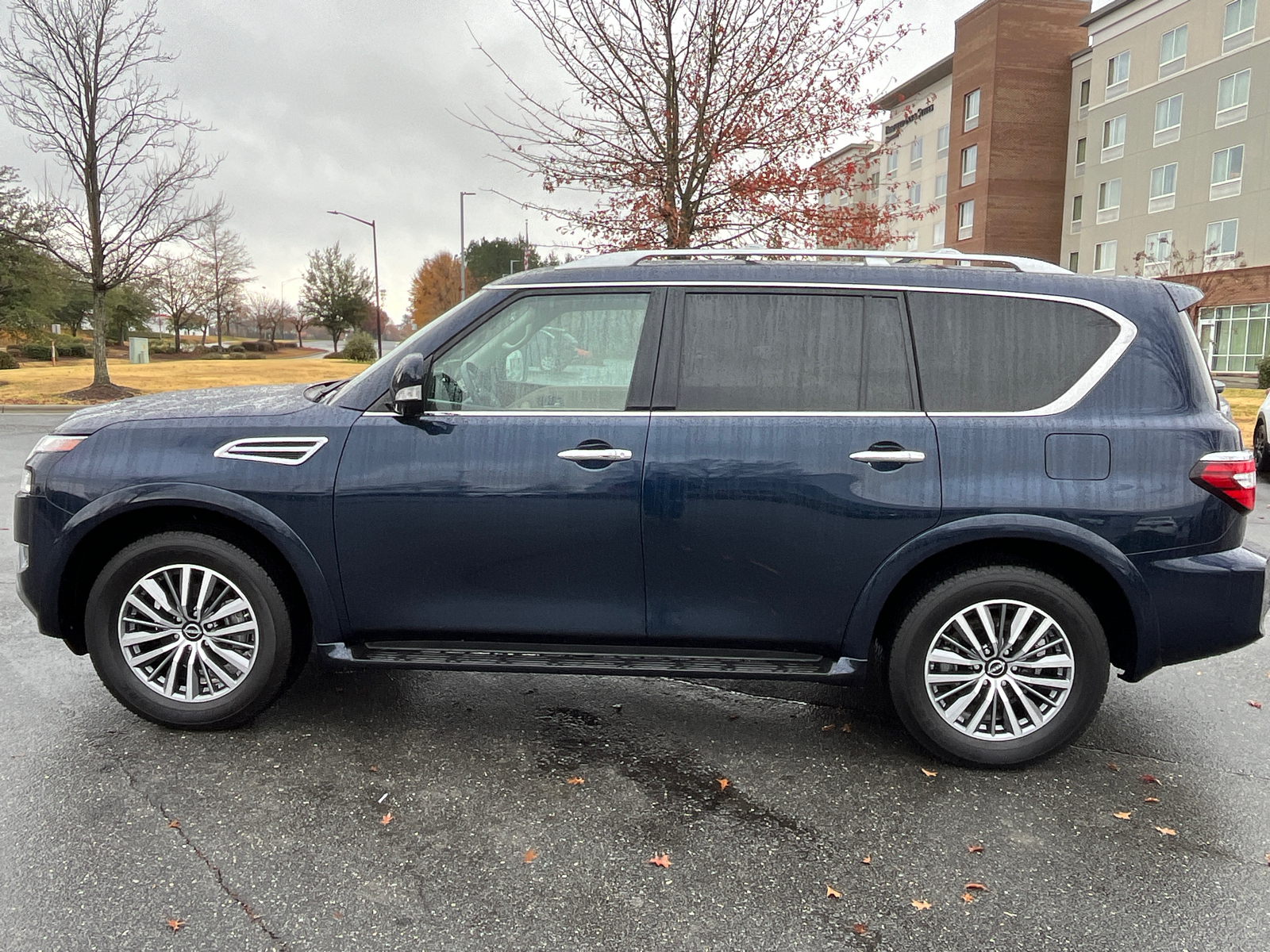 2024 Nissan Armada SL 5