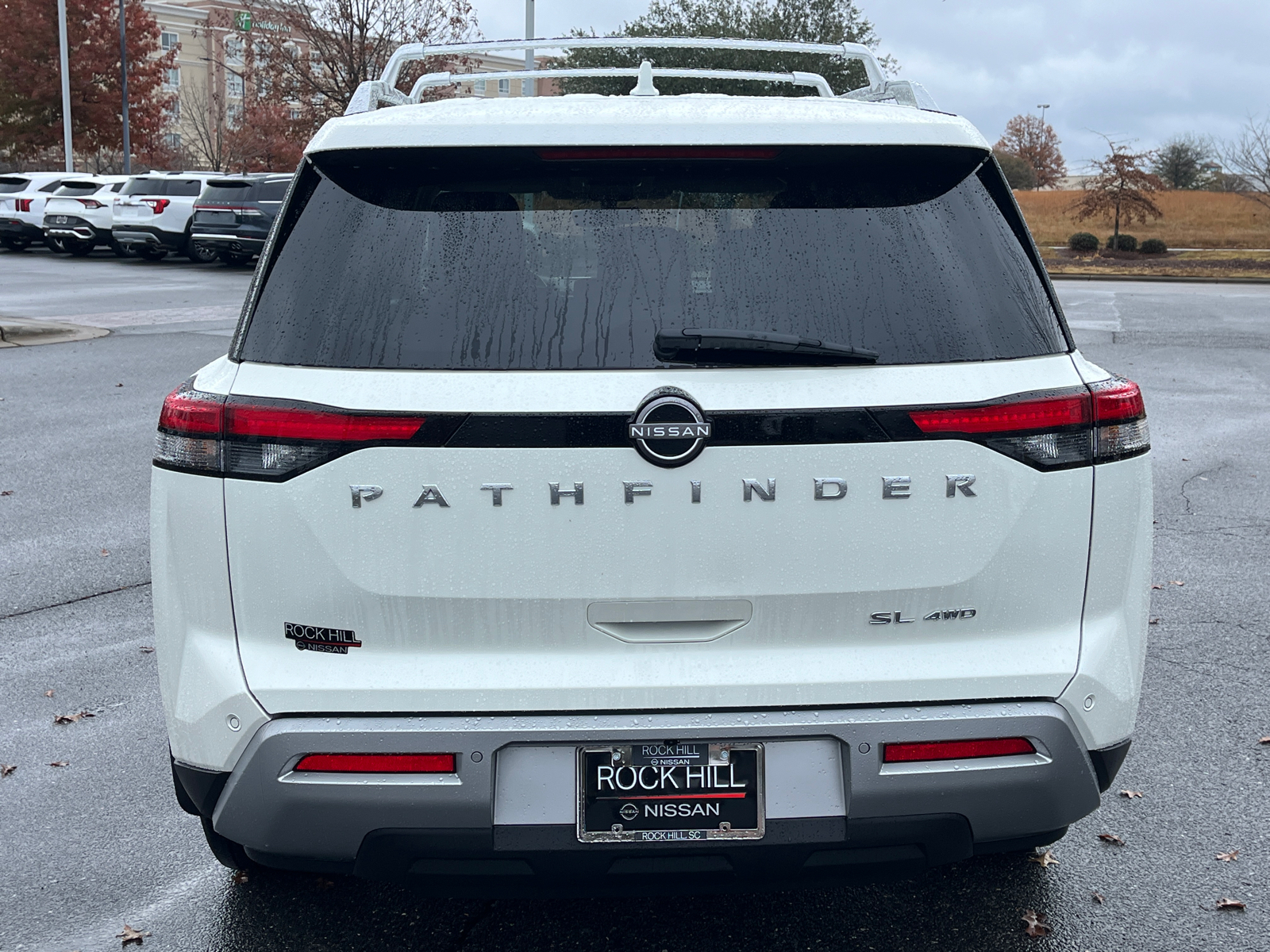 2024 Nissan Pathfinder SL 8