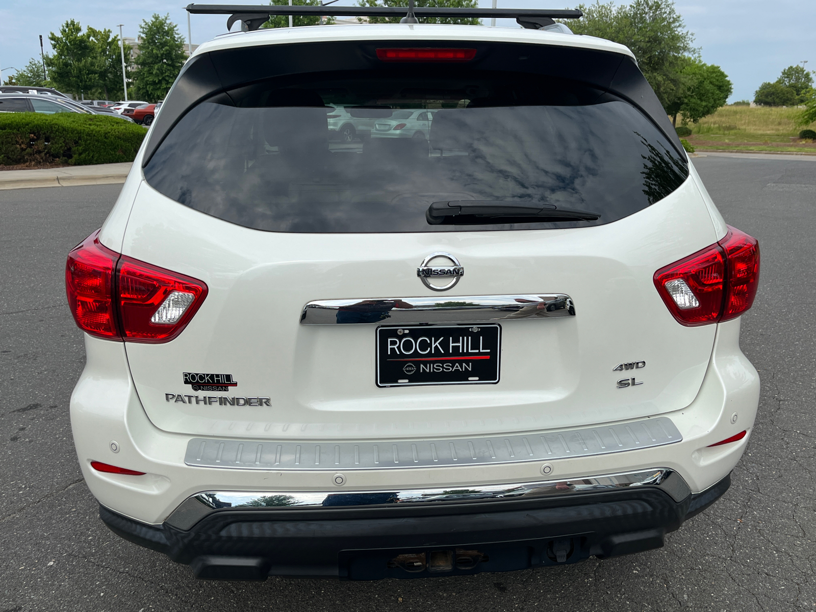 2018 Nissan Pathfinder SL 8