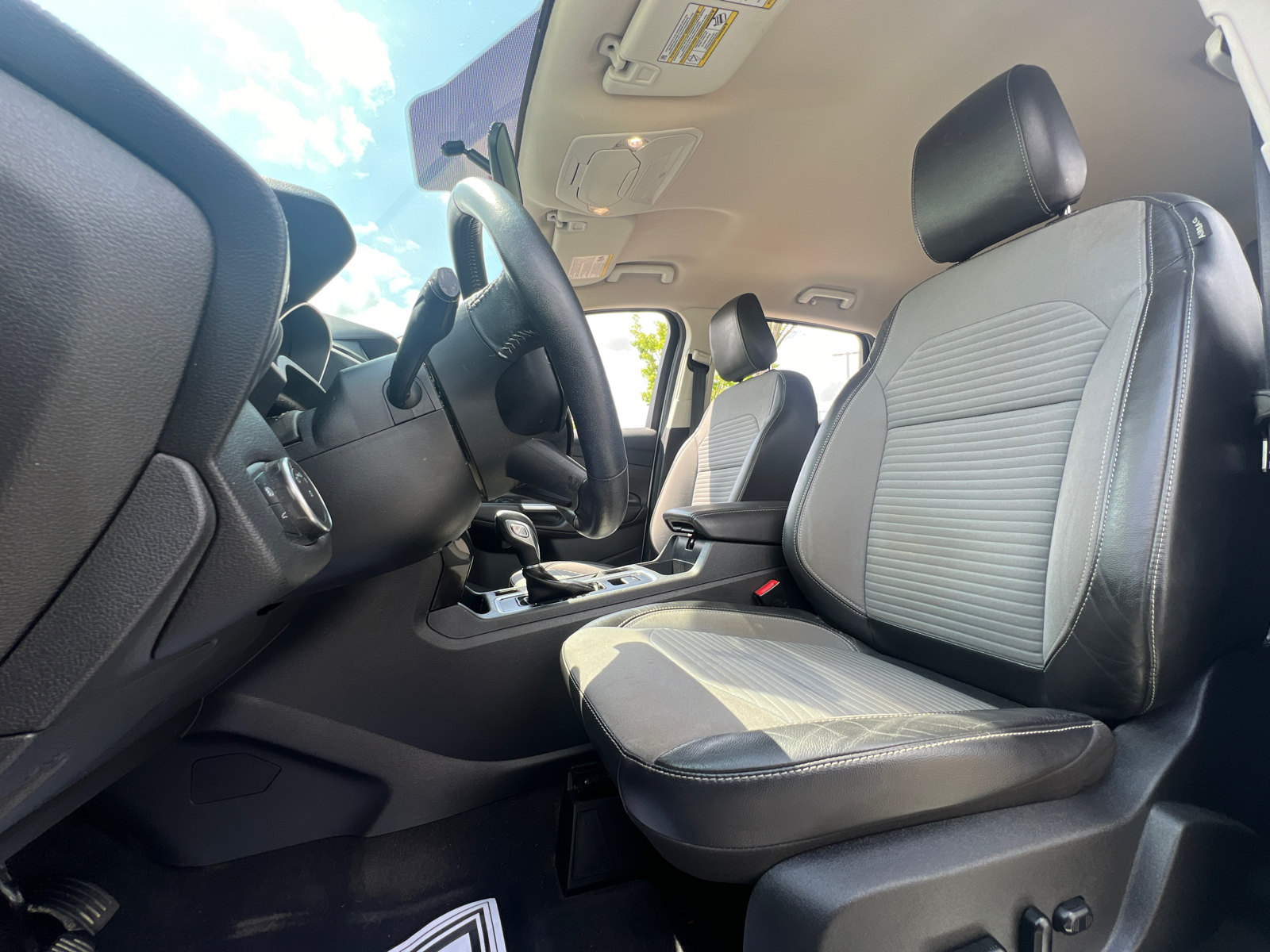 2019 Ford Escape SE 16