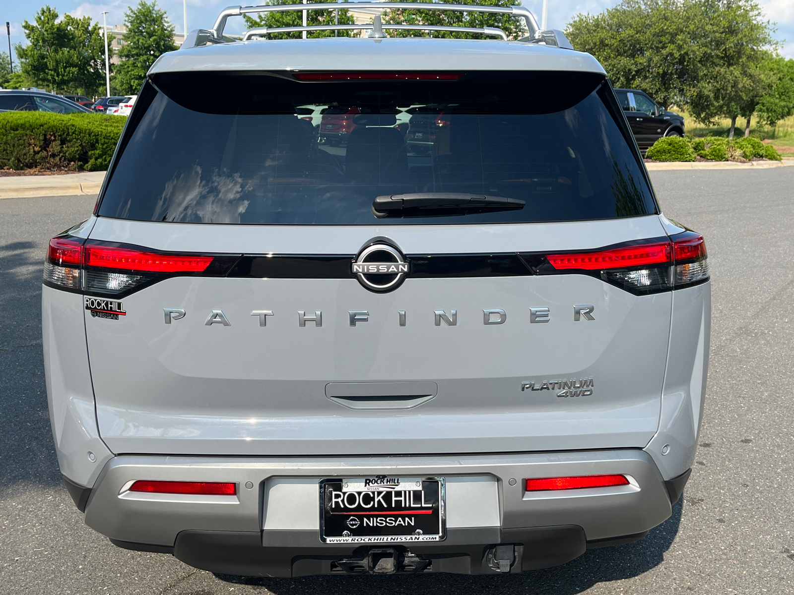 2022 Nissan Pathfinder Platinum 8