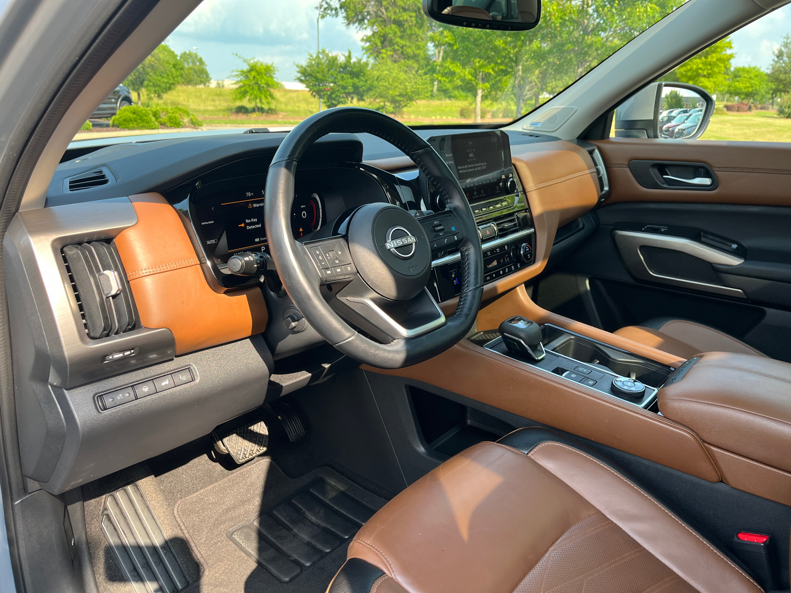 2022 Nissan Pathfinder Platinum 18