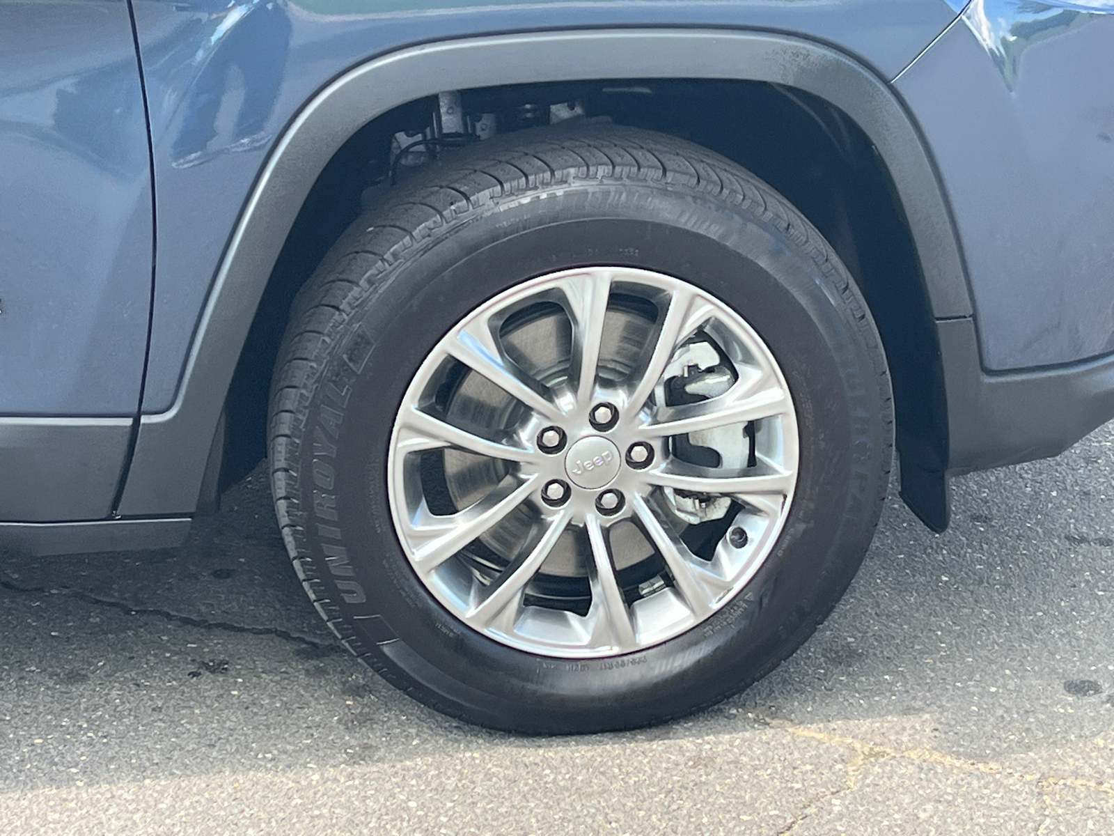 2021 Jeep Cherokee Latitude Lux 13