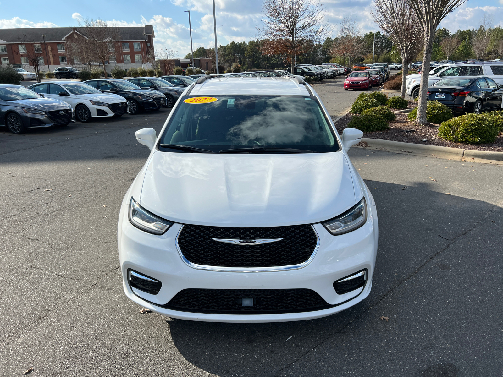 2022 Chrysler Pacifica Touring L 2