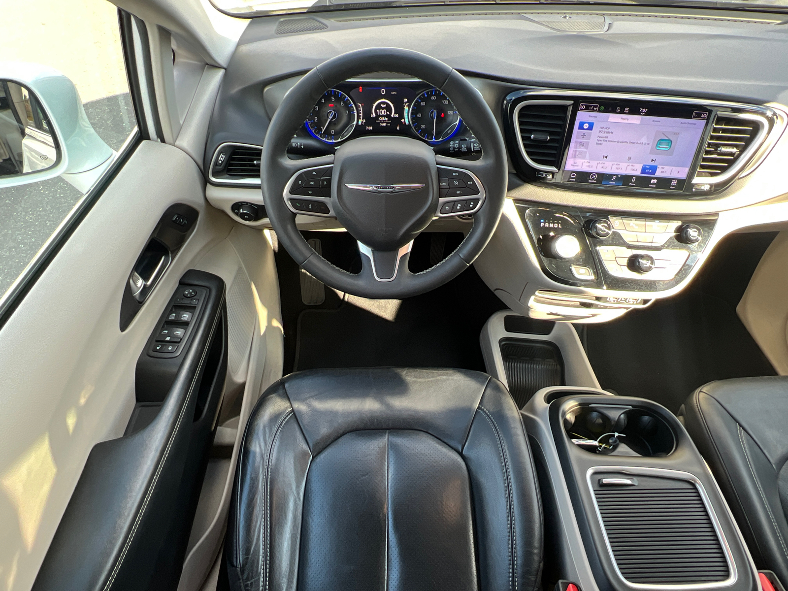 2022 Chrysler Pacifica Touring L 31