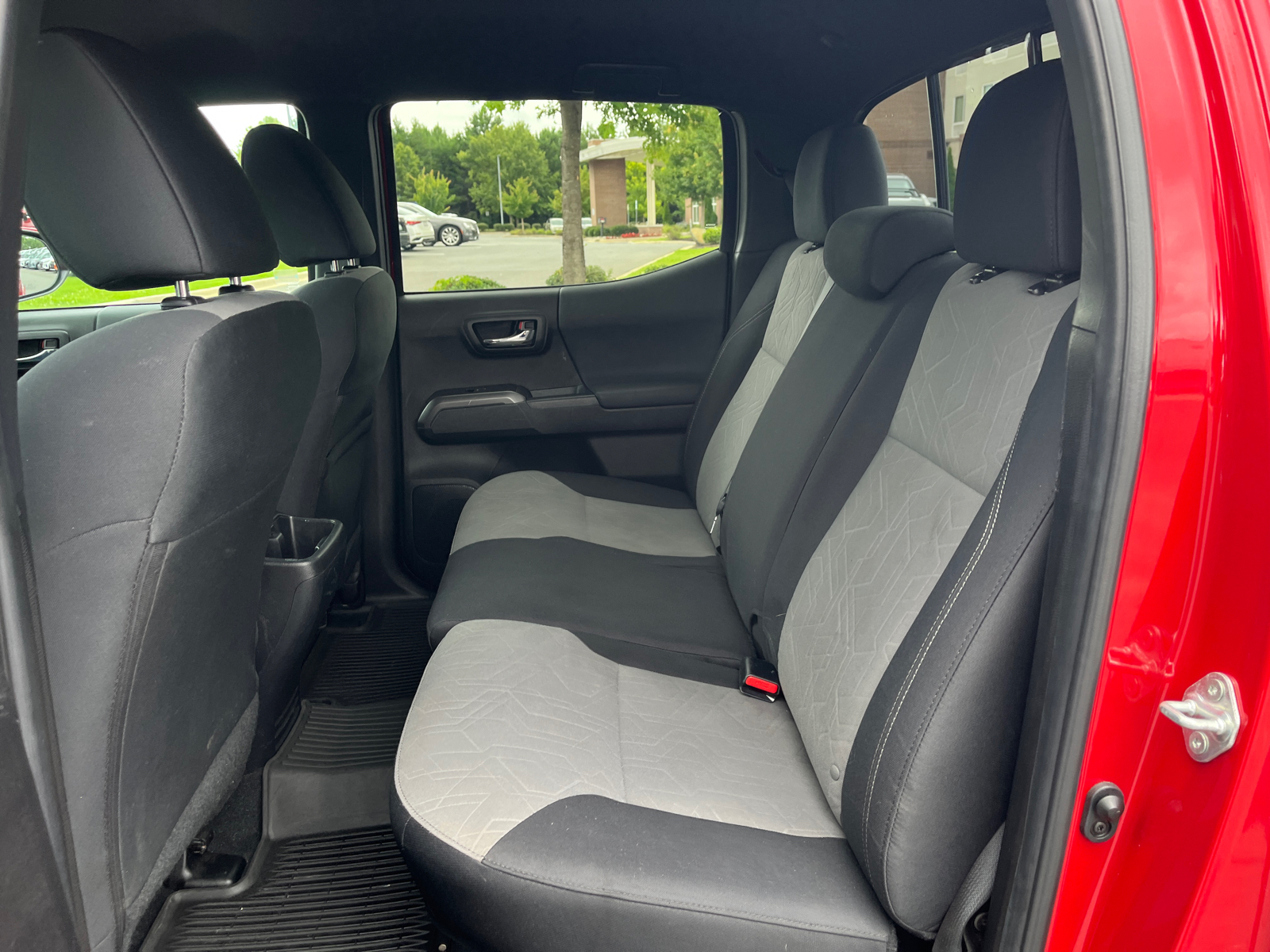 2022 Toyota Tacoma TRD Sport 36