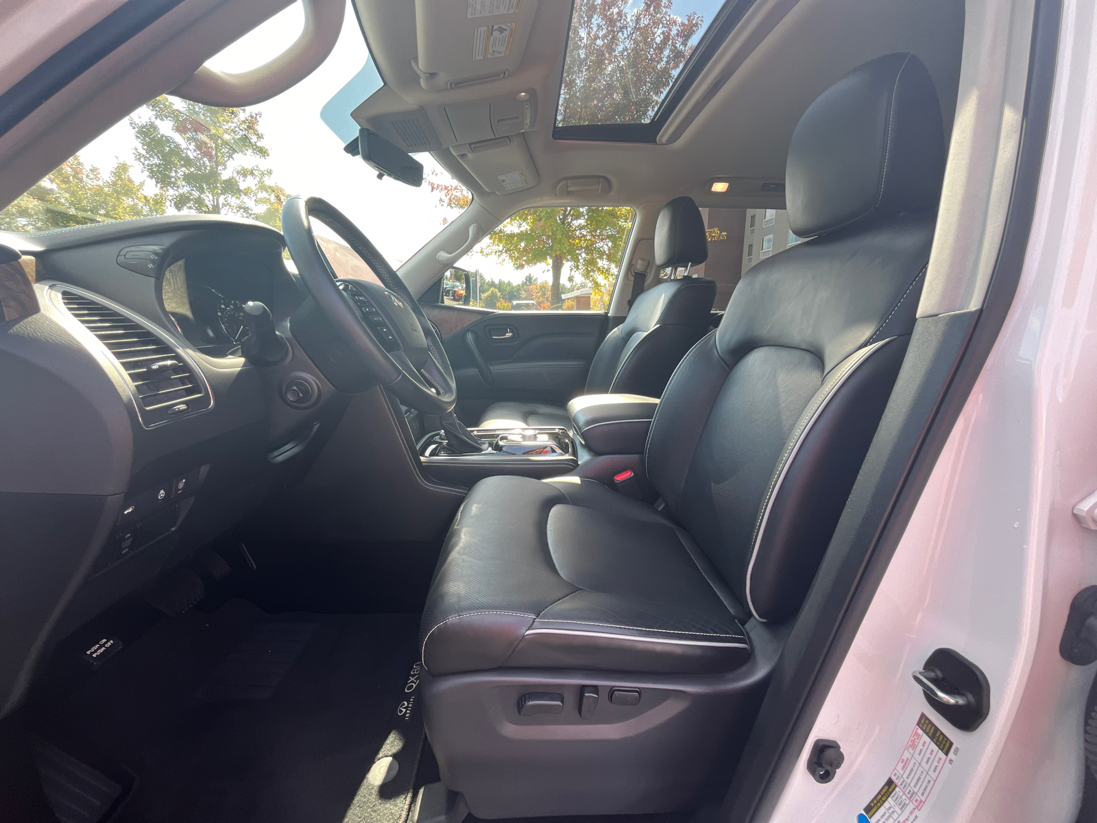 2023 INFINITI QX80 Premium Select 22