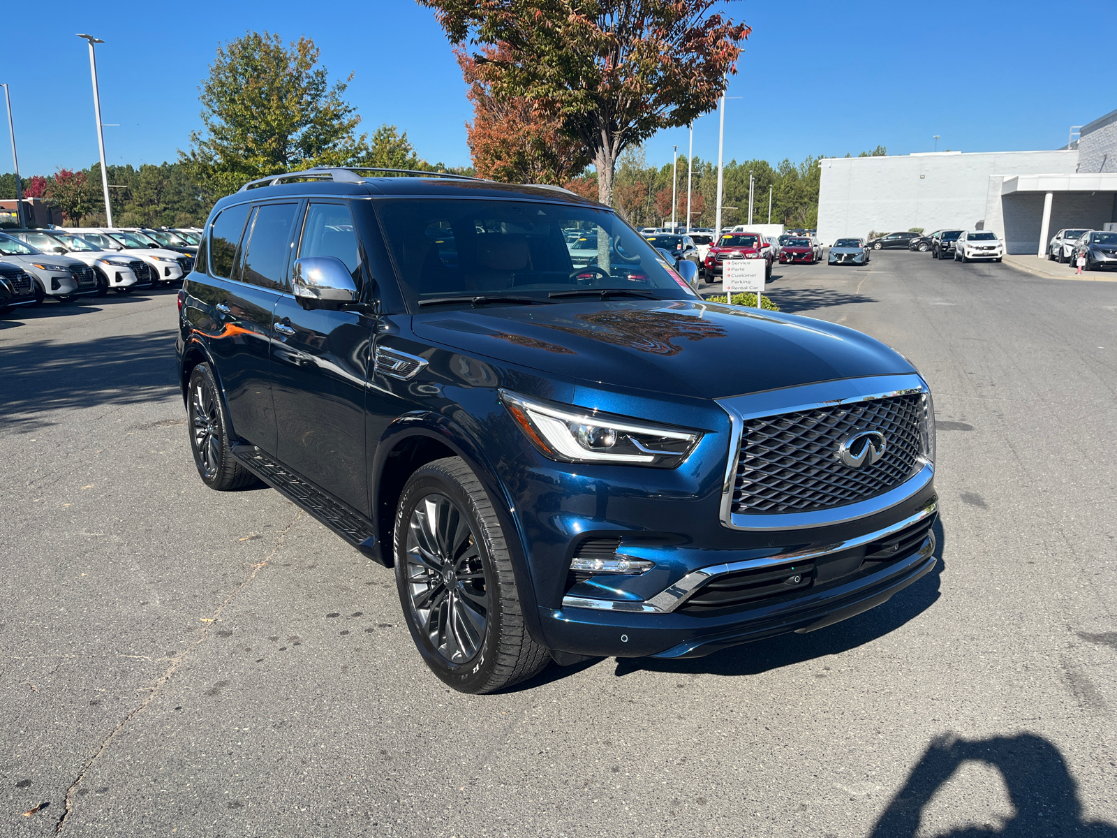 2023 INFINITI QX80 Sensory 1