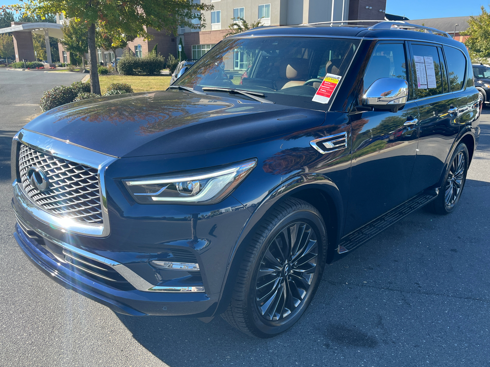 2023 INFINITI QX80 Sensory 4