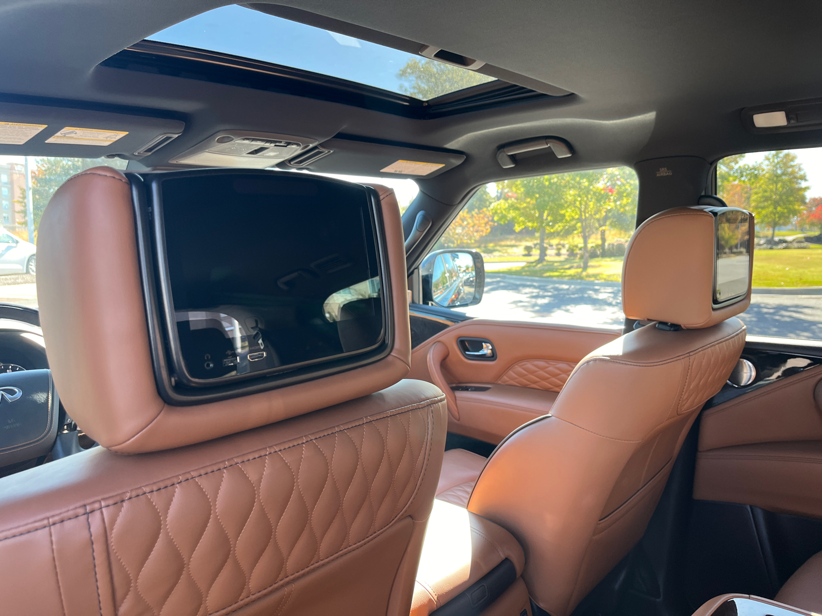 2023 INFINITI QX80 Sensory 38