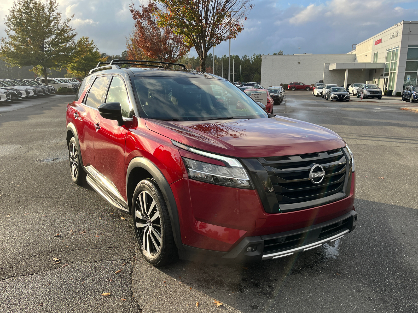 2023 Nissan Pathfinder Platinum 1