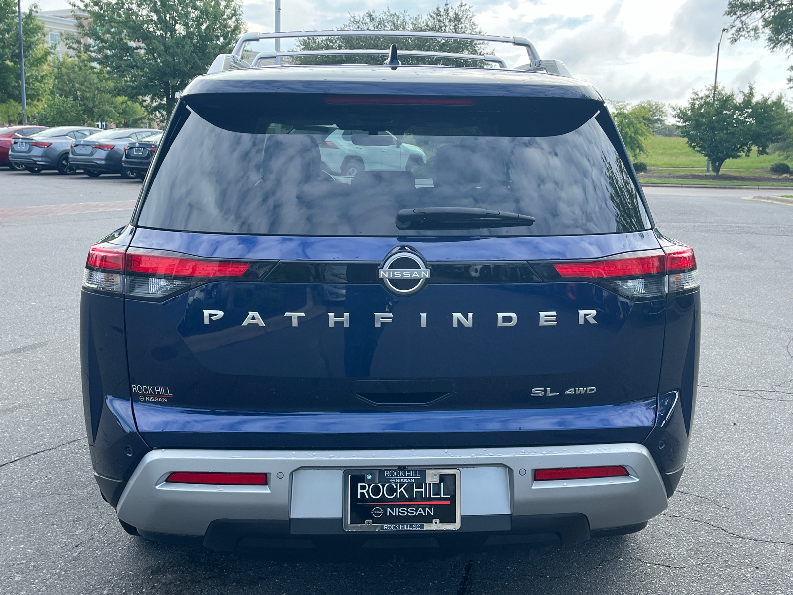 2023 Nissan Pathfinder SL 8