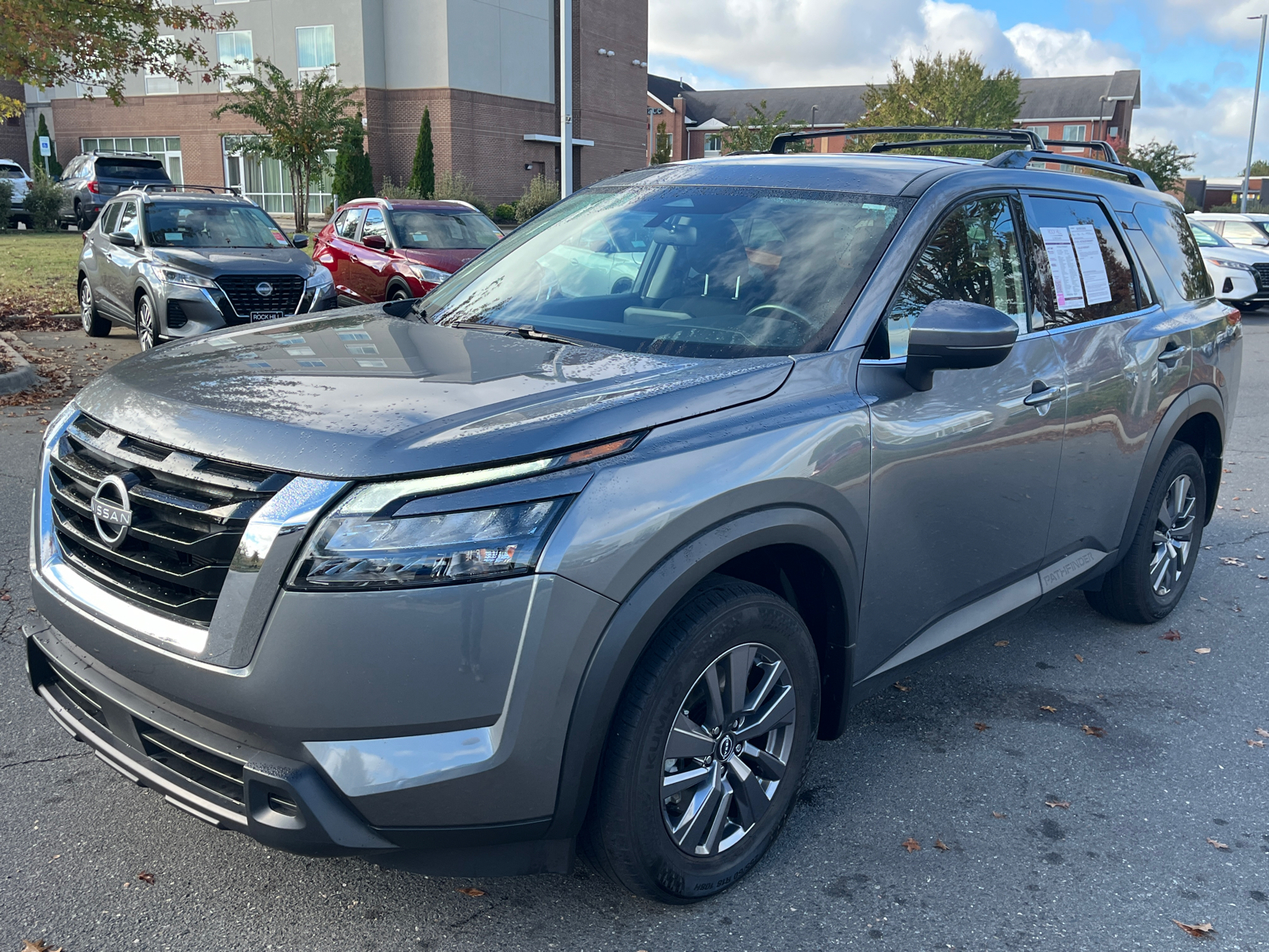 2023 Nissan Pathfinder SV 4