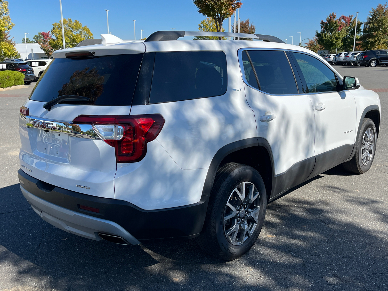 2023 GMC Acadia SLT 10