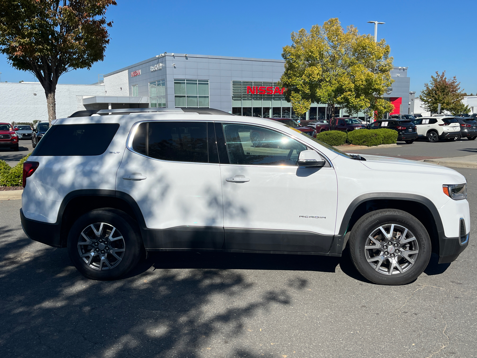 2023 GMC Acadia SLT 11