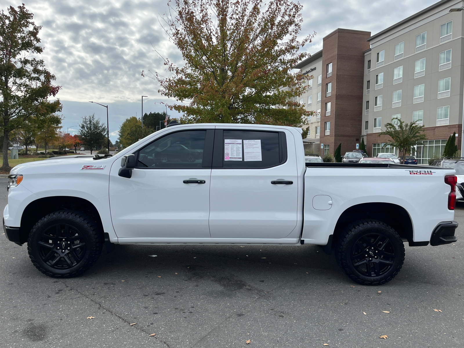 2024 Chevrolet Silverado 1500 LT Trail Boss 5