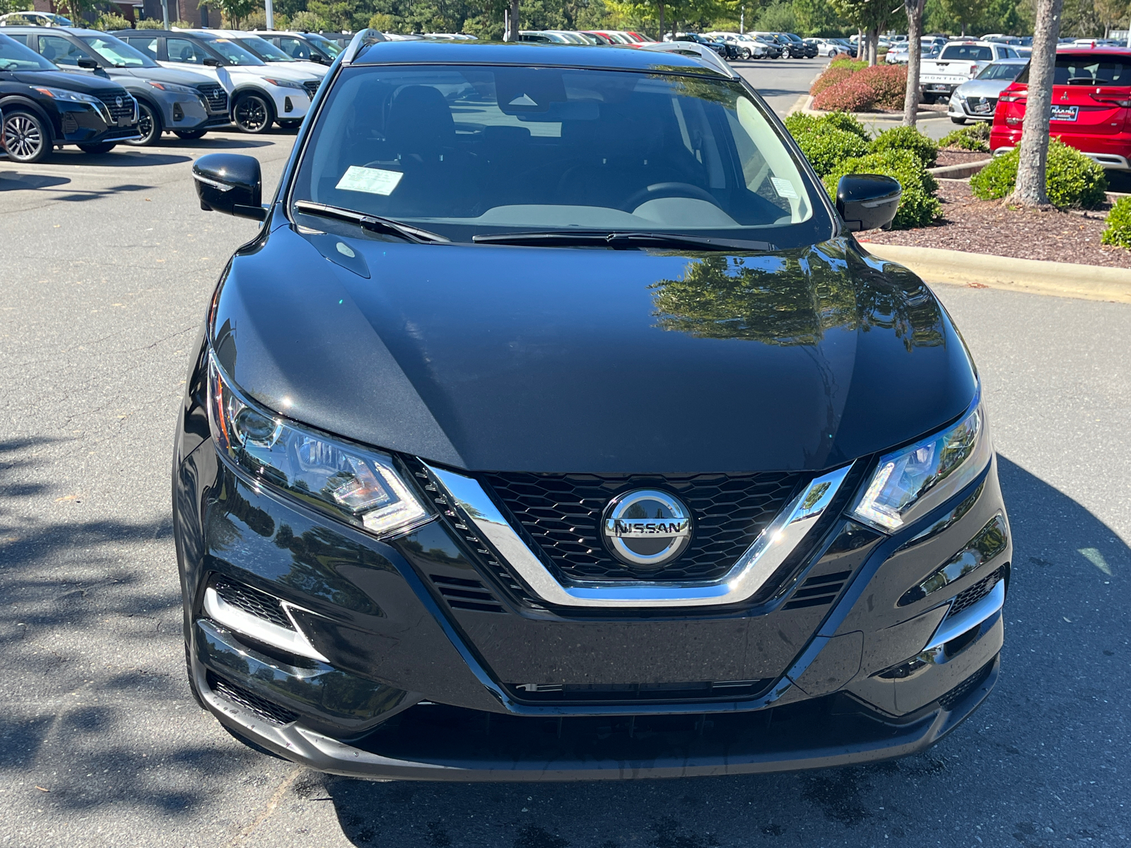 2022 Nissan Rogue Sport SL 2