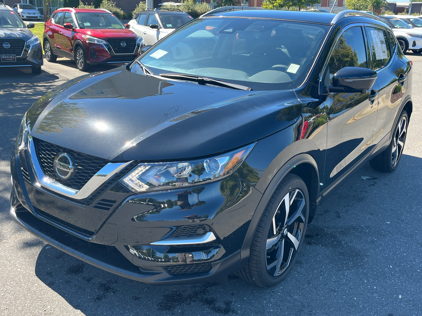 2022 Nissan Rogue Sport SL 4