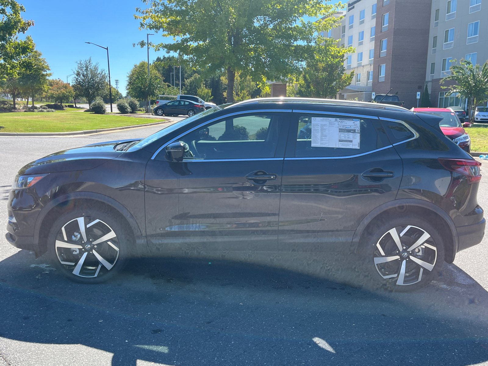 2022 Nissan Rogue Sport SL 5