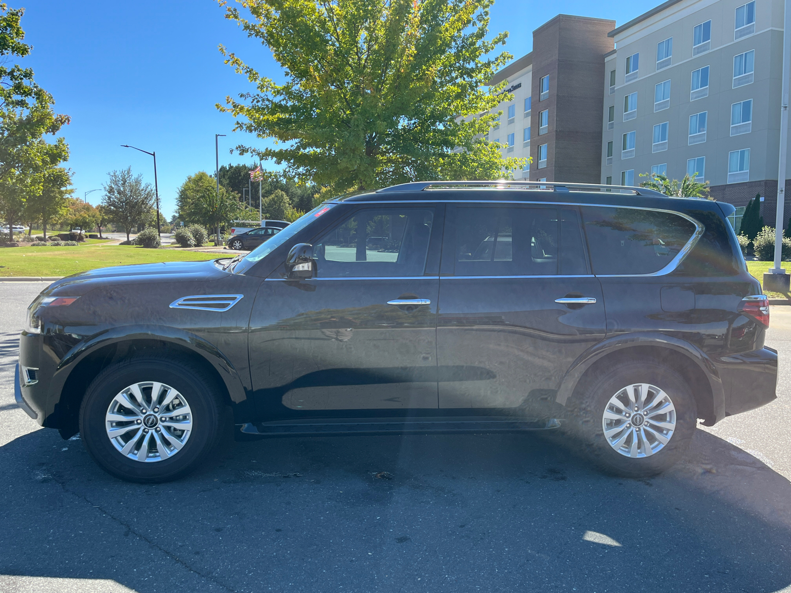 2023 Nissan Armada SV 5