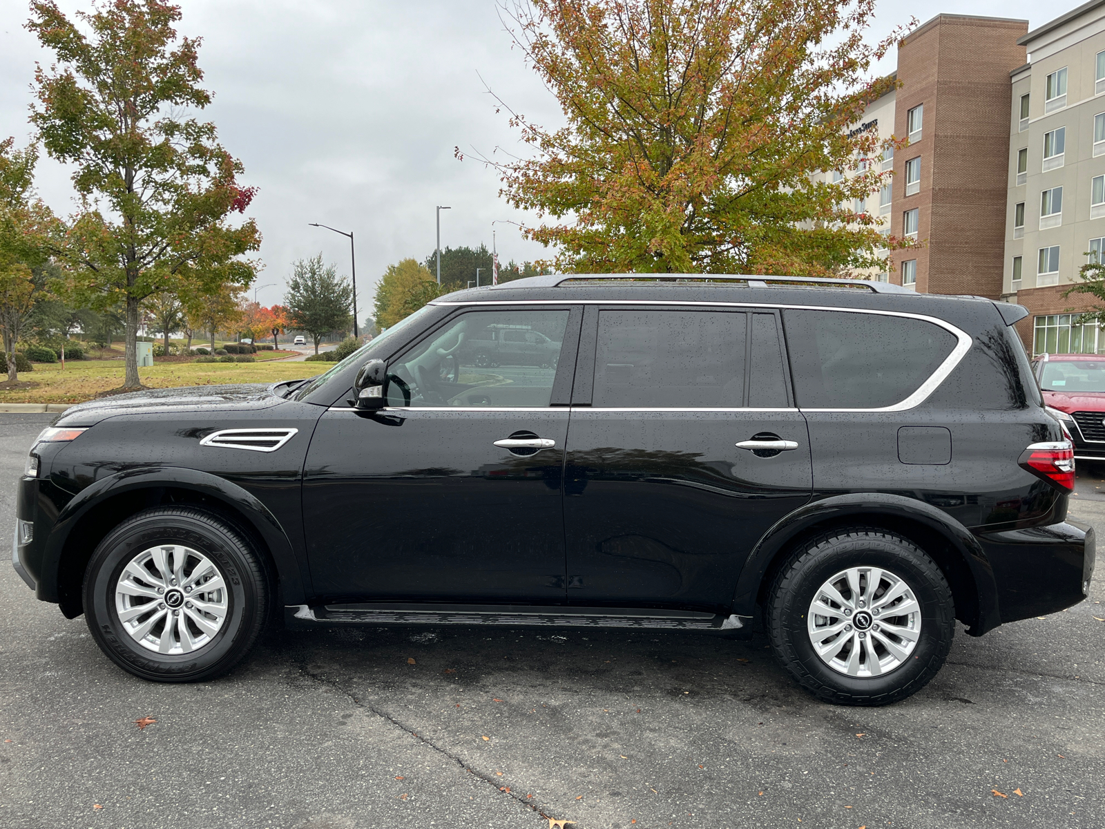 2023 Nissan Armada SV 5