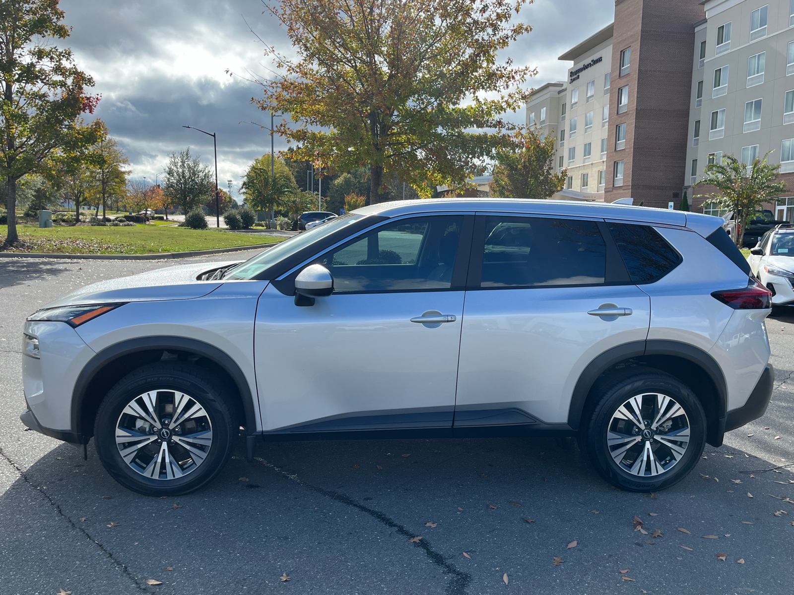 2023 Nissan Rogue SV 5