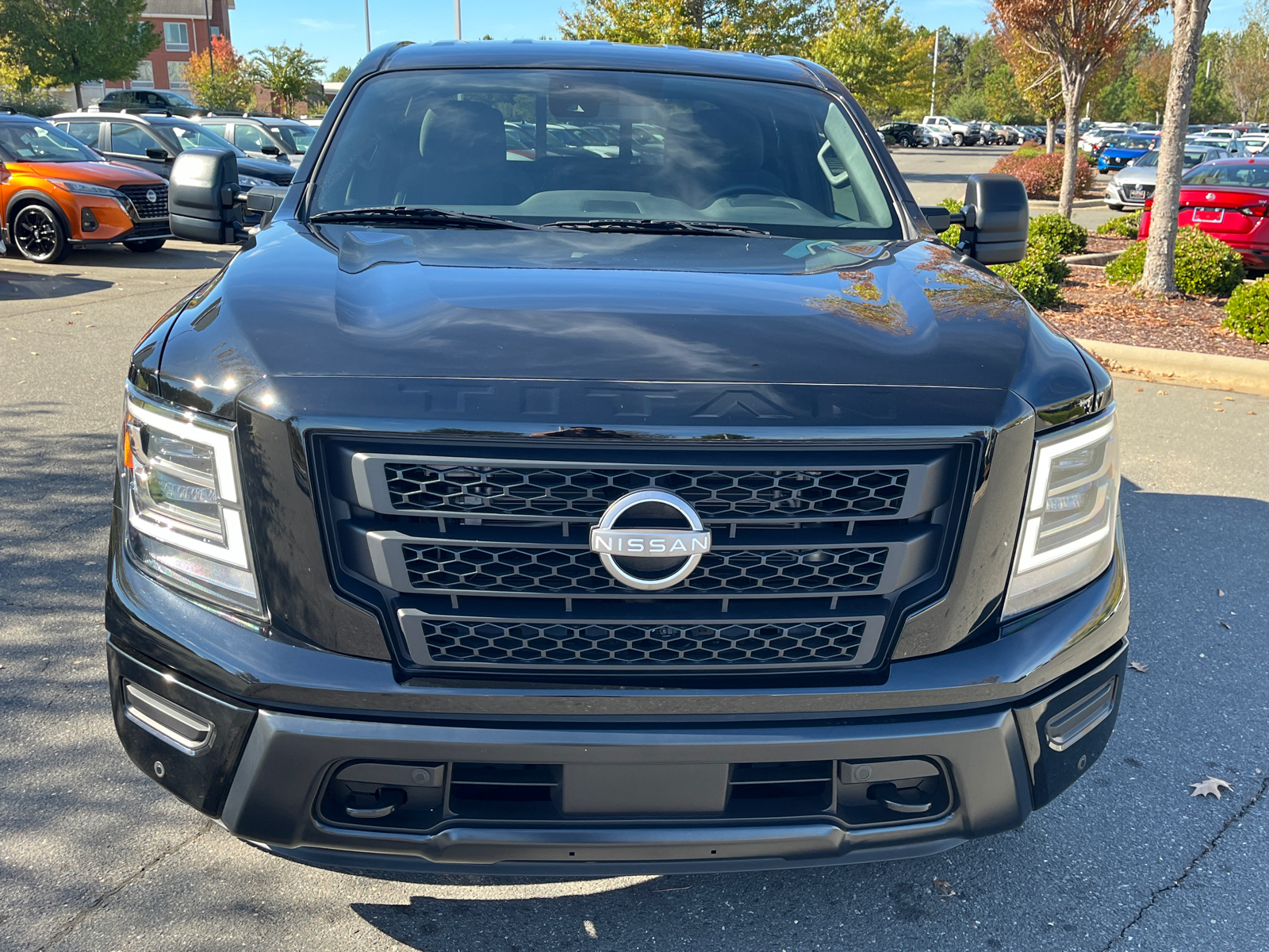 2023 Nissan Titan SV 2