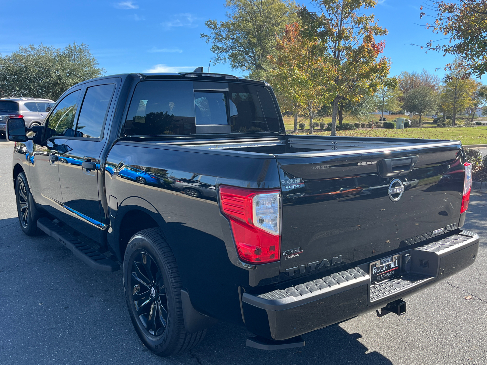 2023 Nissan Titan SV 7