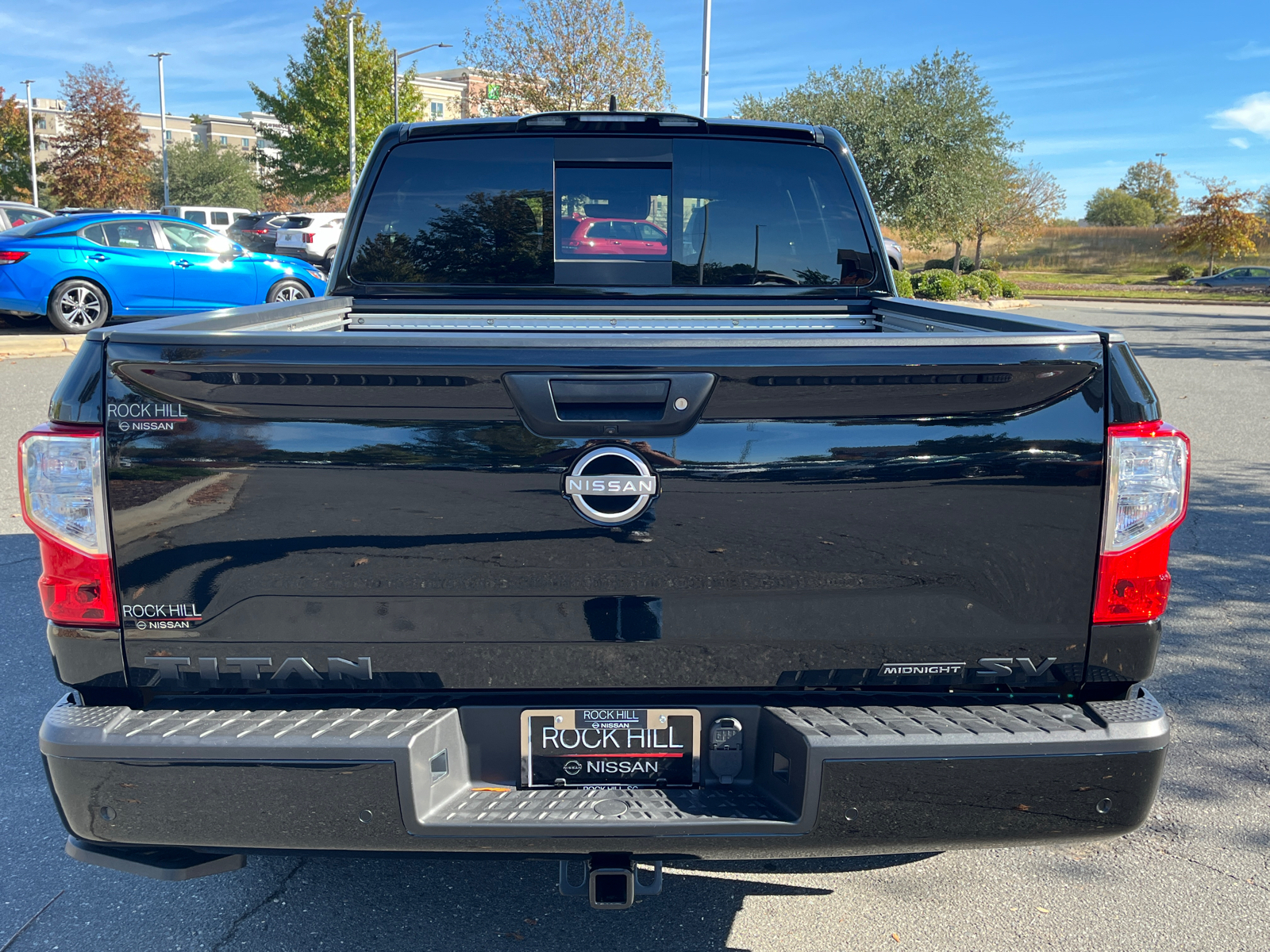 2023 Nissan Titan SV 8