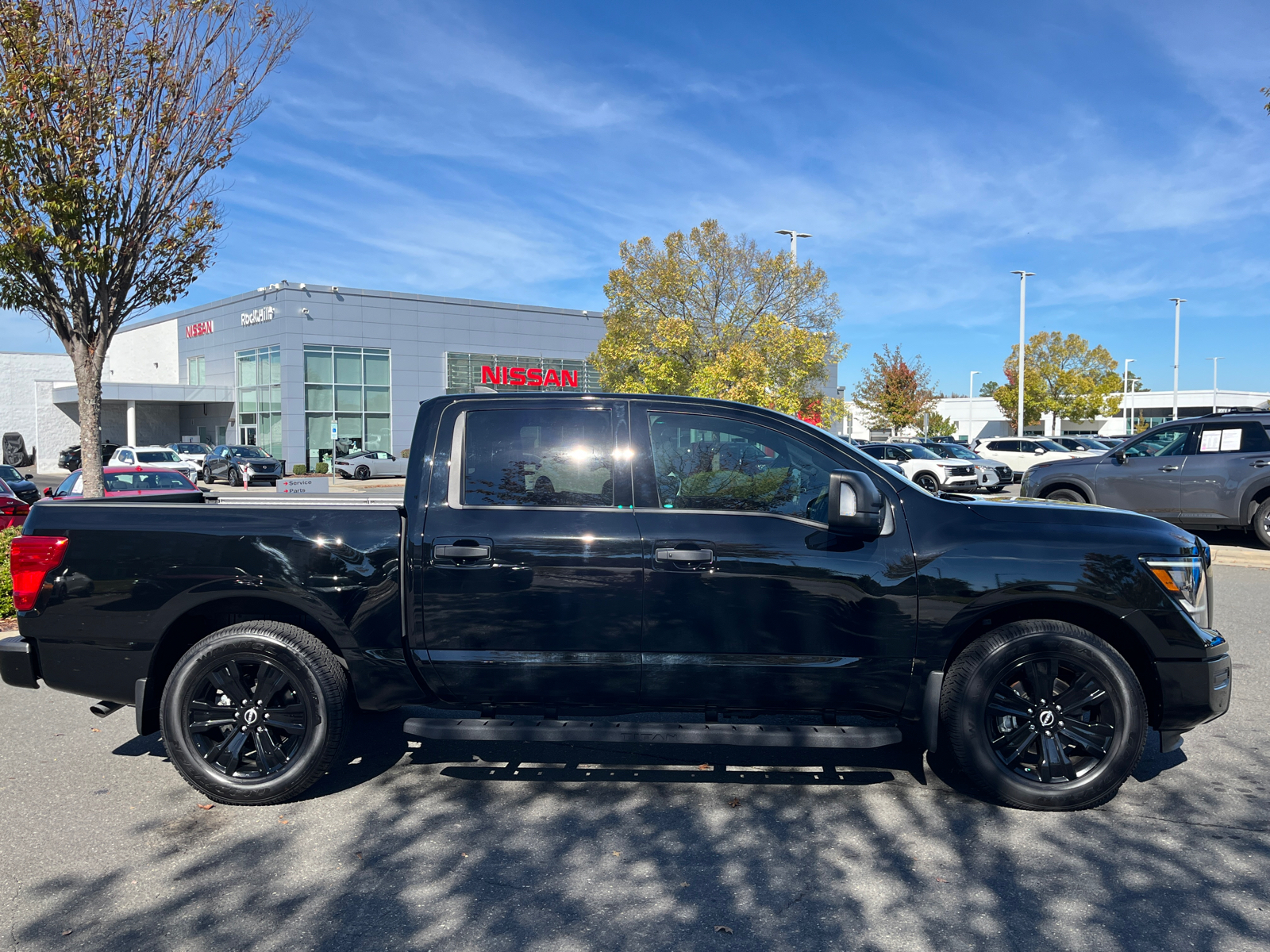 2023 Nissan Titan SV 15