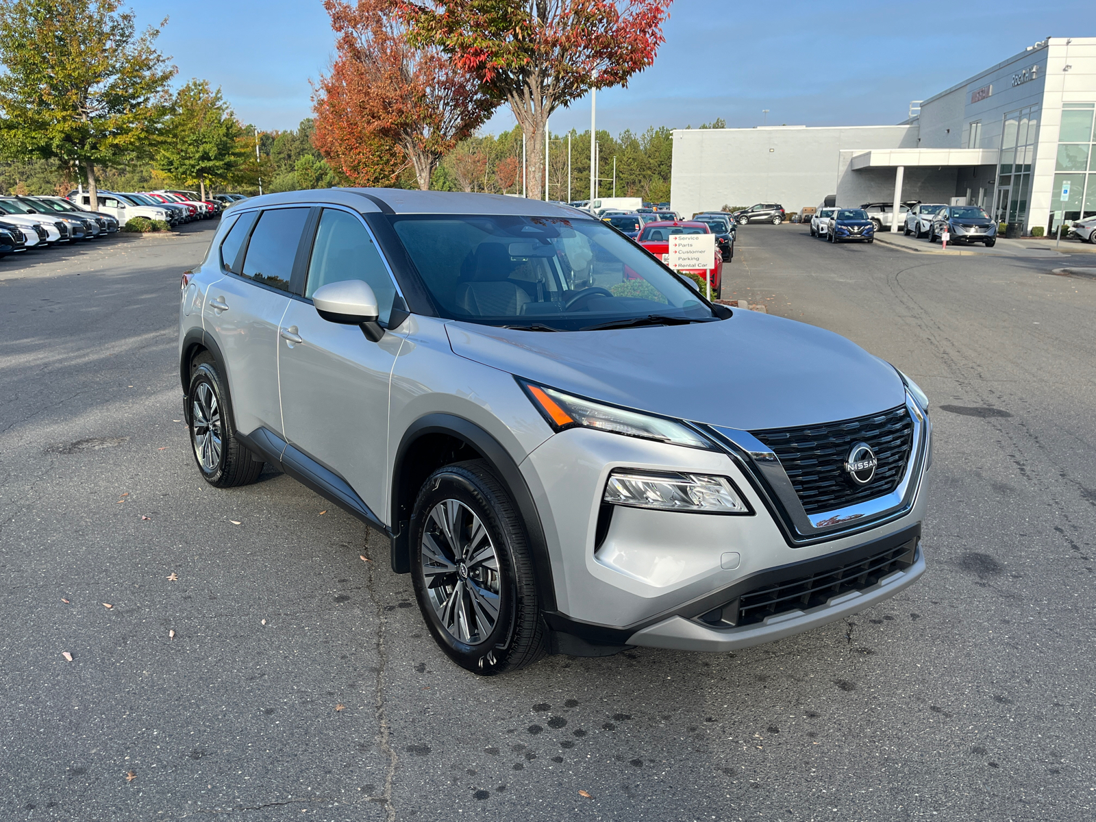 2023 Nissan Rogue SV 1