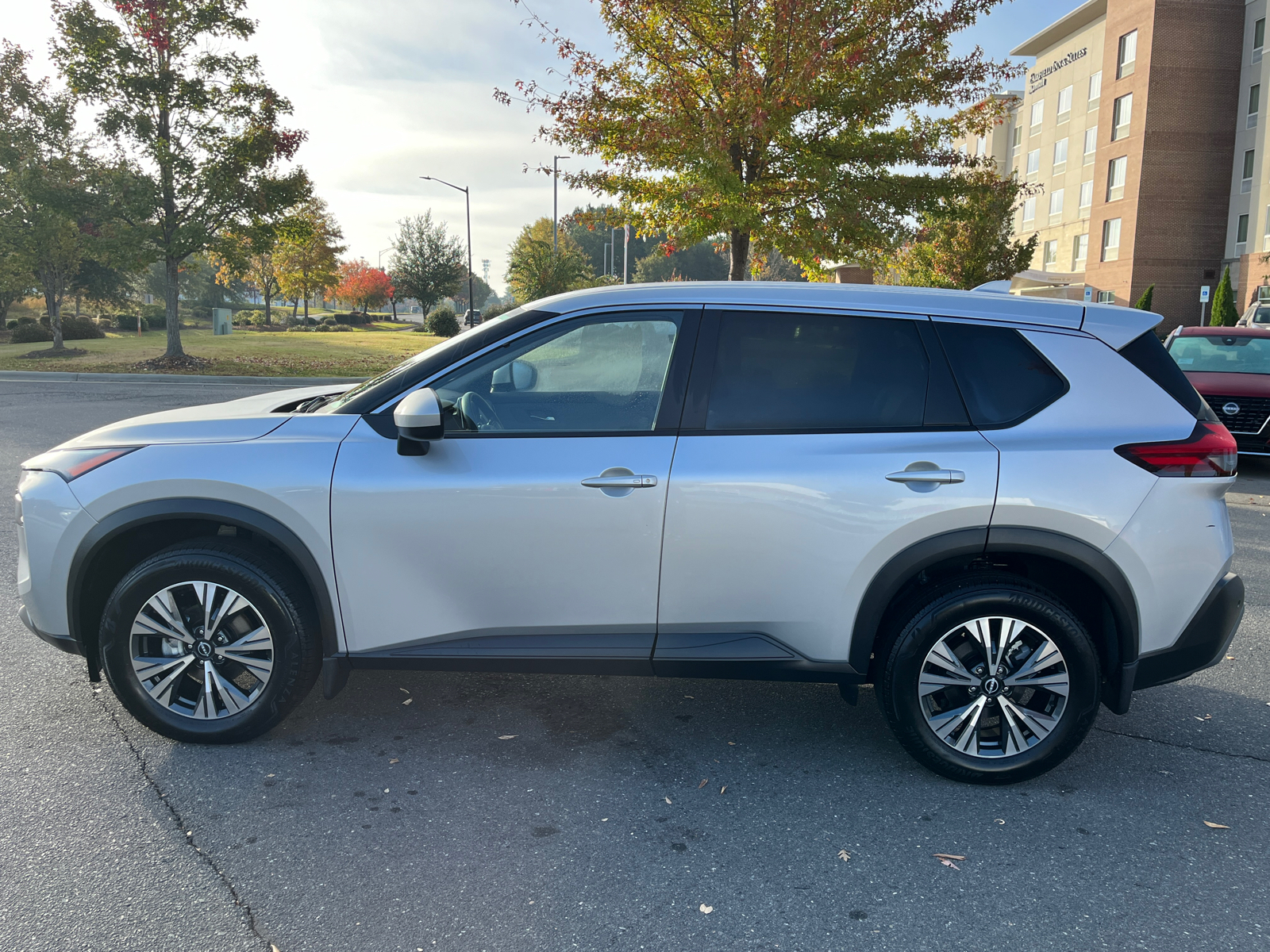 2023 Nissan Rogue SV 5