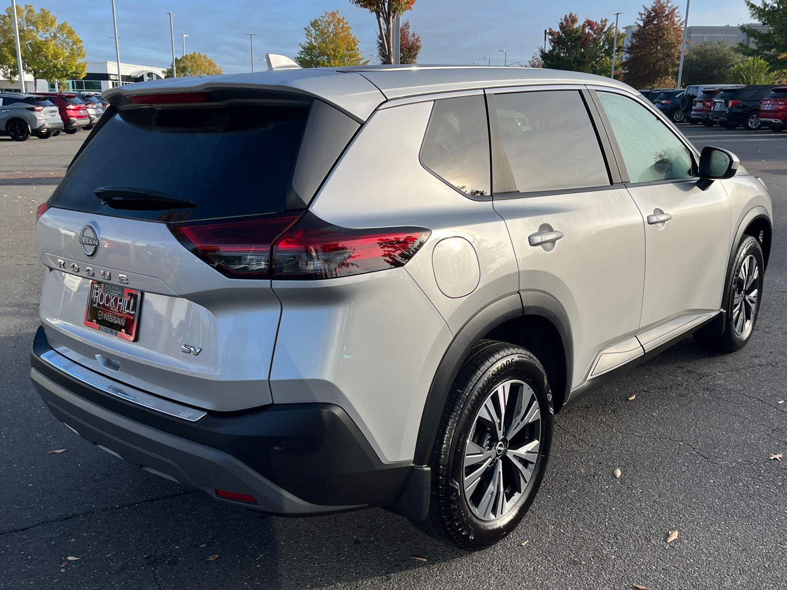 2023 Nissan Rogue SV 10