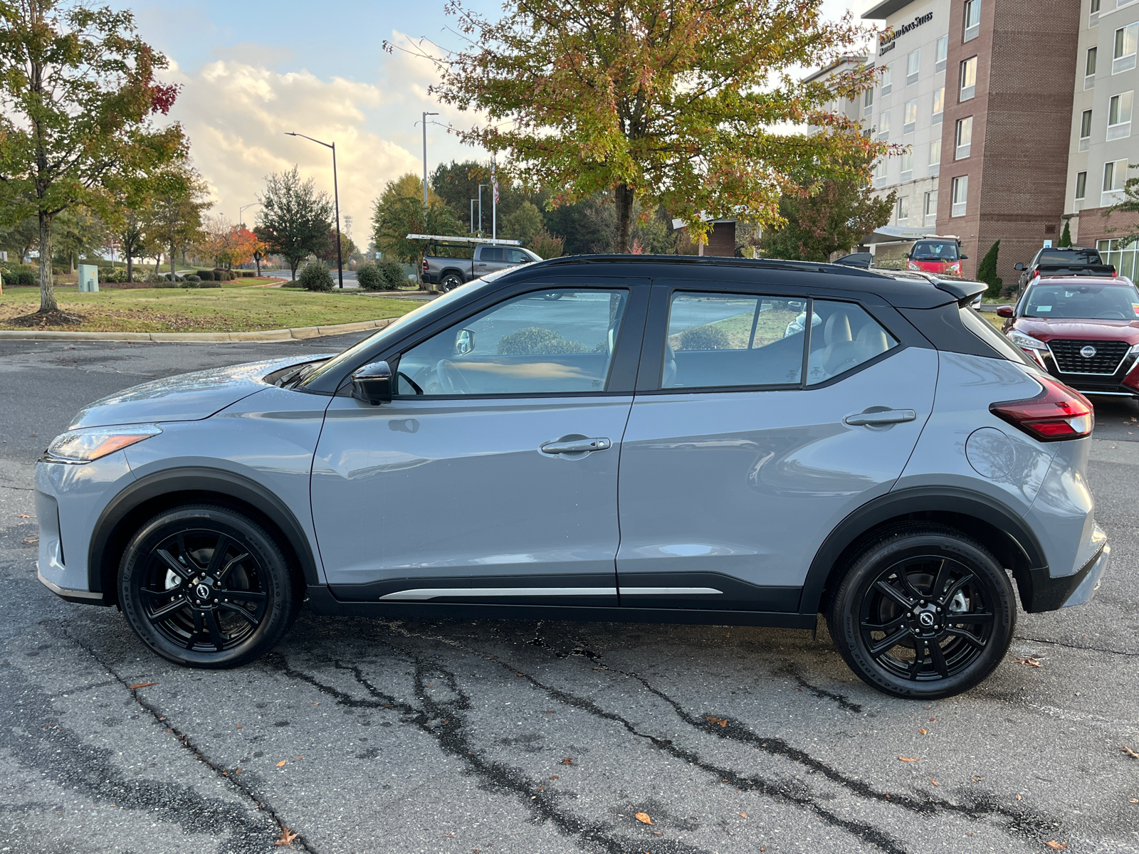 2024 Nissan Kicks SR 5