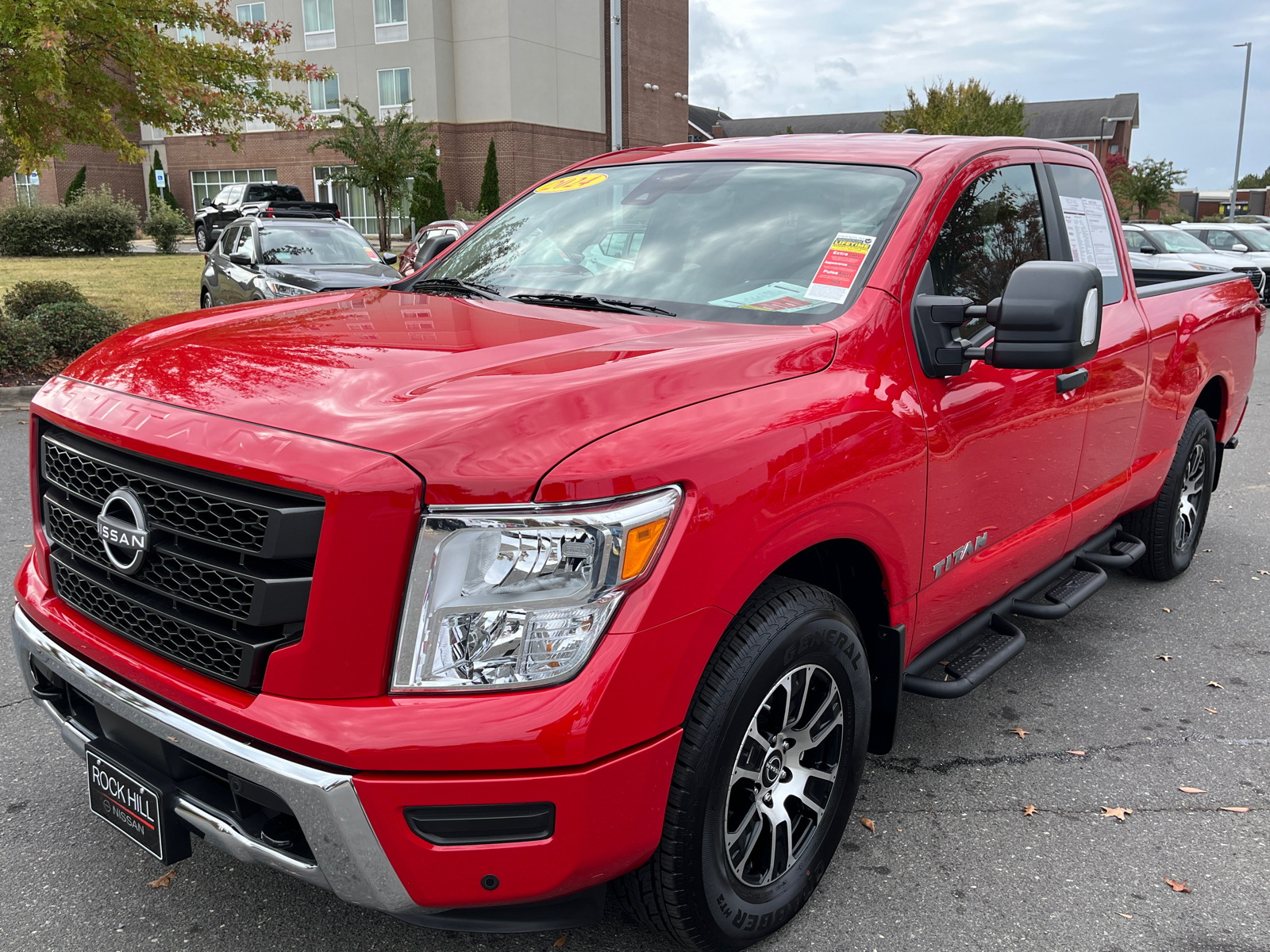 2024 Nissan Titan SV 4