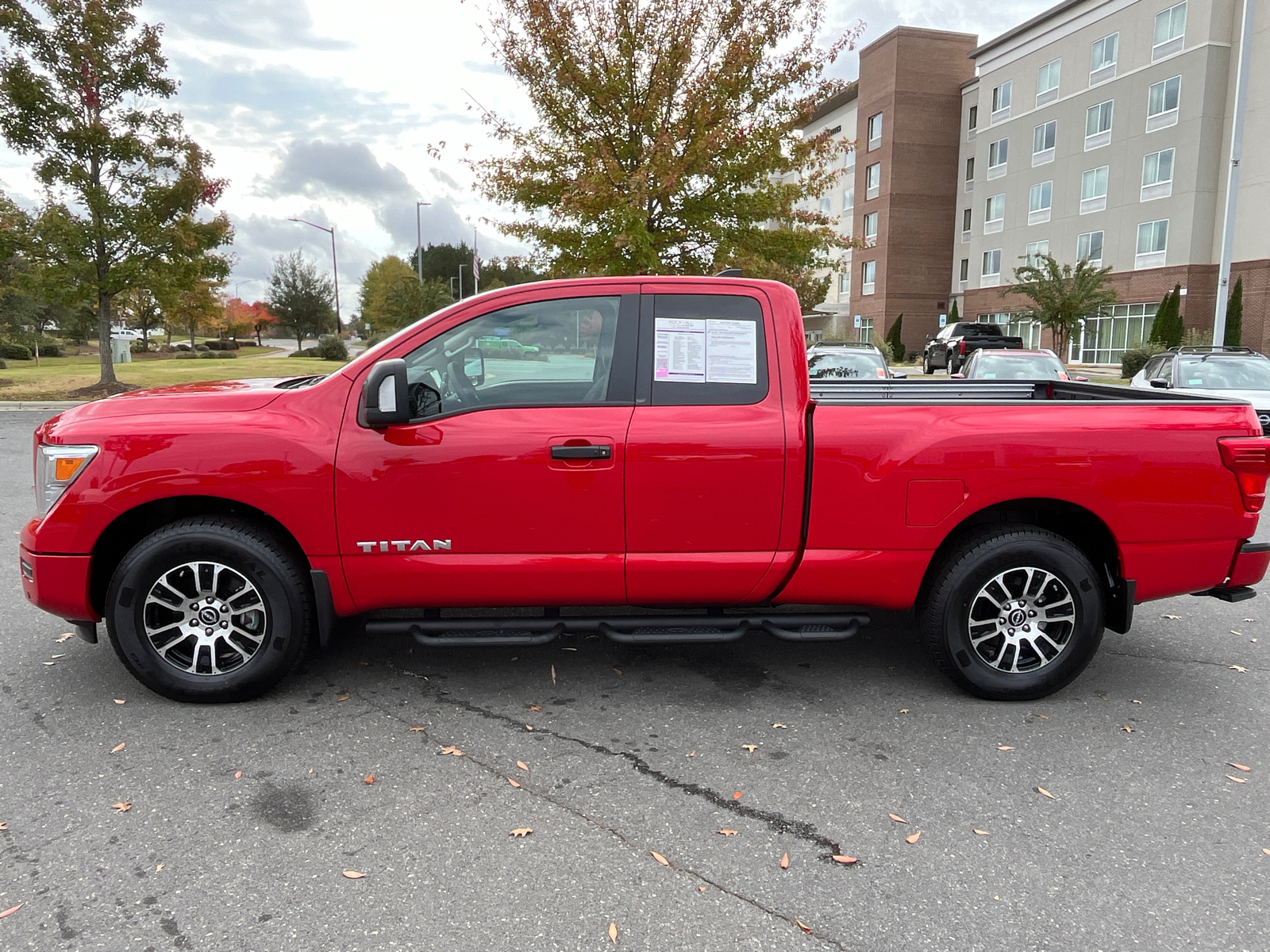 2024 Nissan Titan SV 5