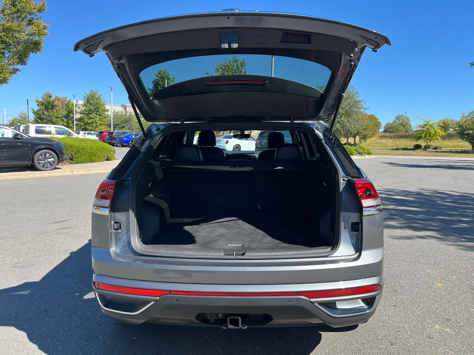 2022 Volkswagen Atlas Cross Sport 3.6L V6 SE w/Technology 38