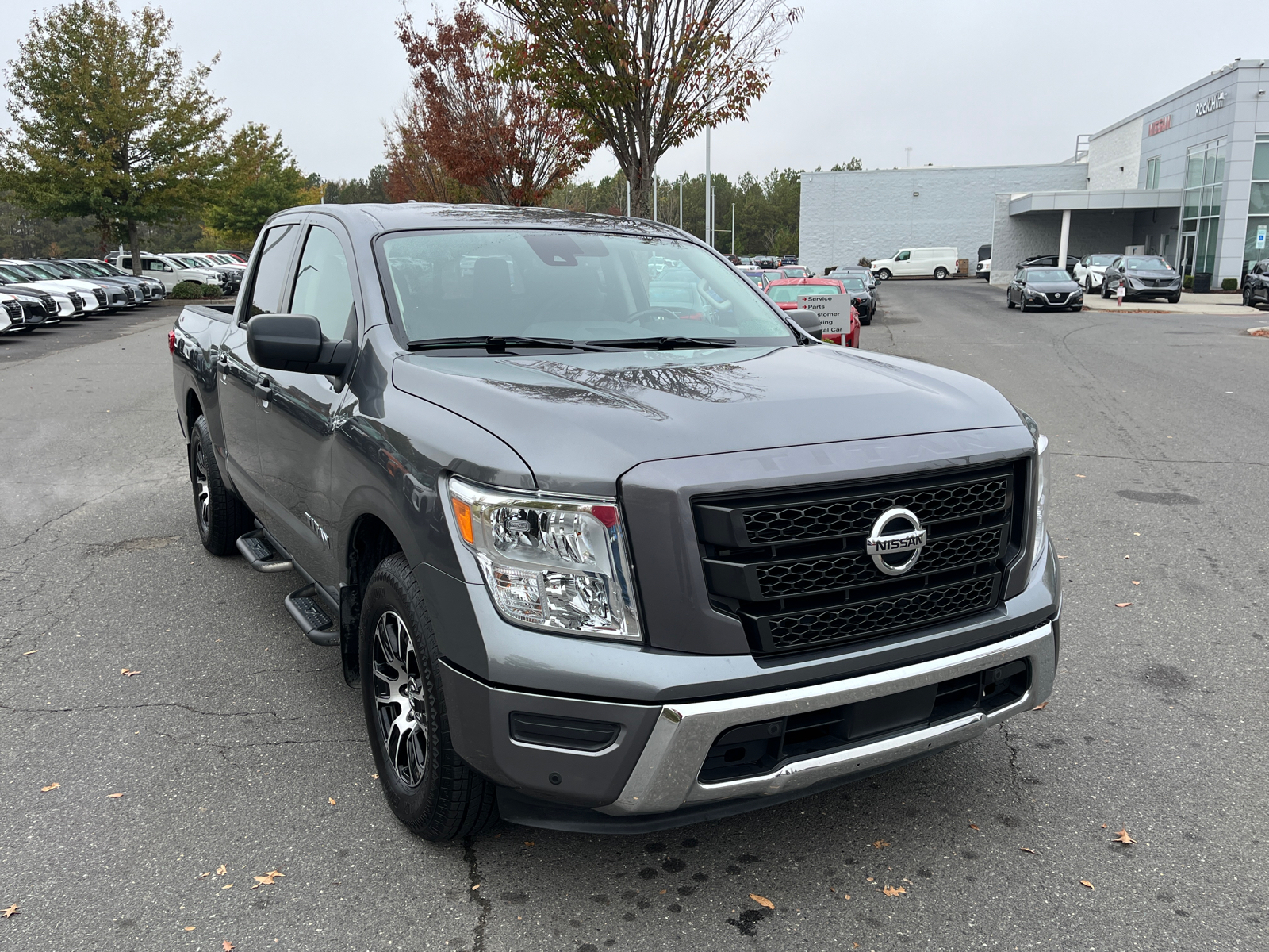 2022 Nissan Titan SV 1