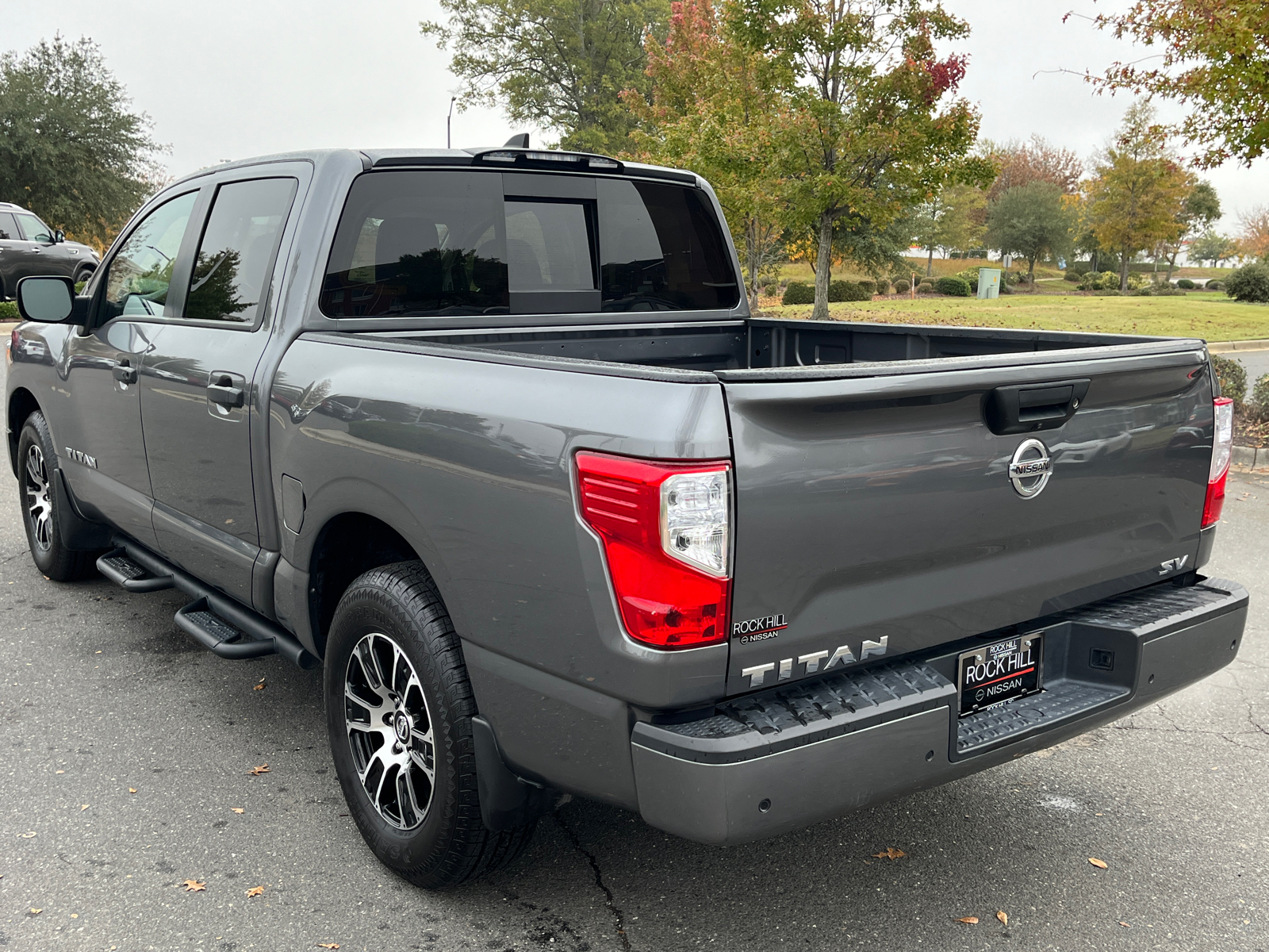 2022 Nissan Titan SV 7