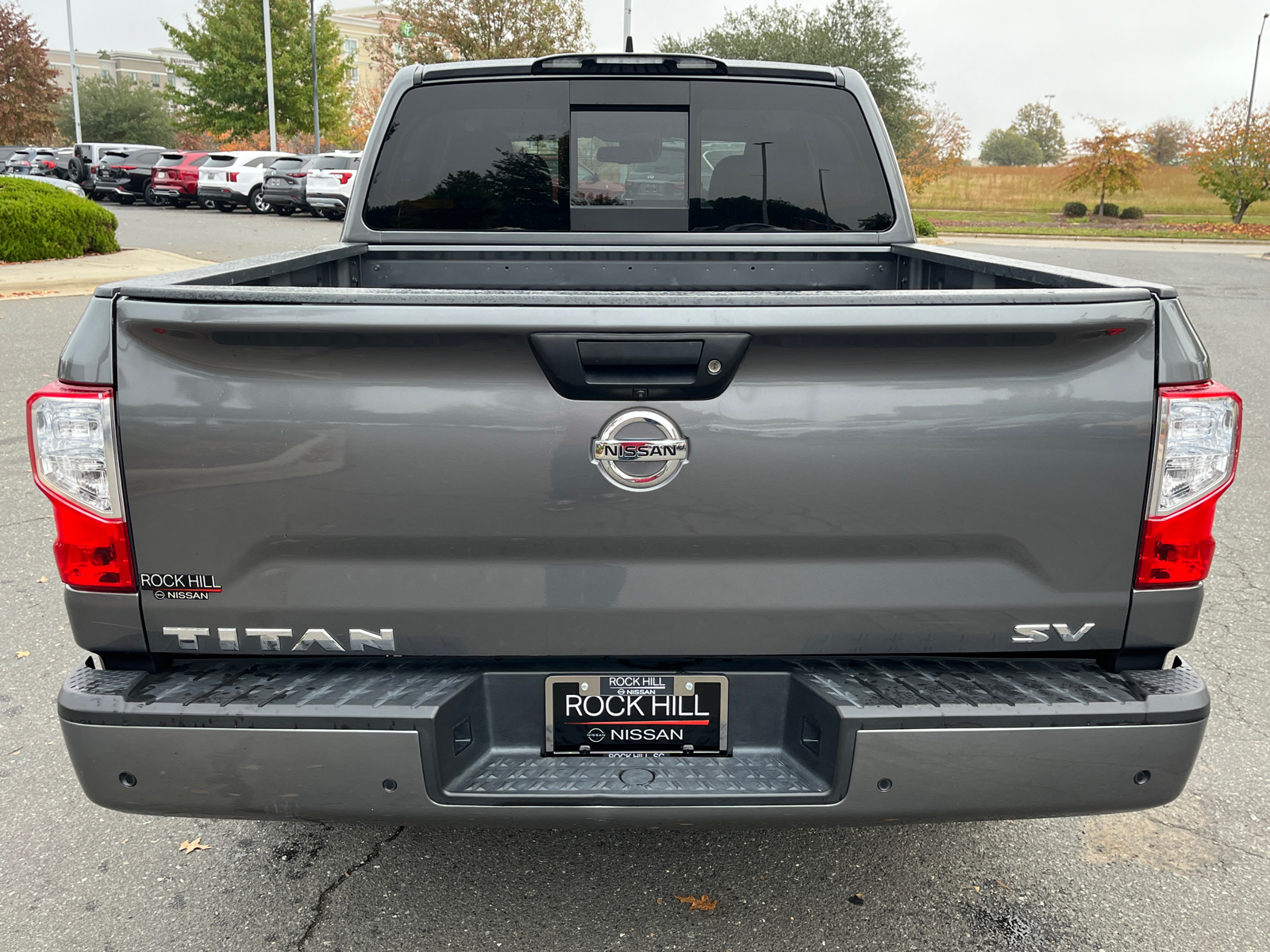 2022 Nissan Titan SV 8