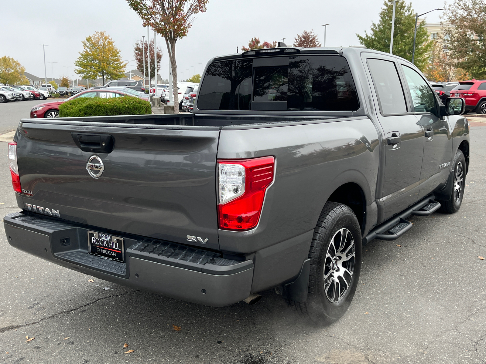 2022 Nissan Titan SV 13