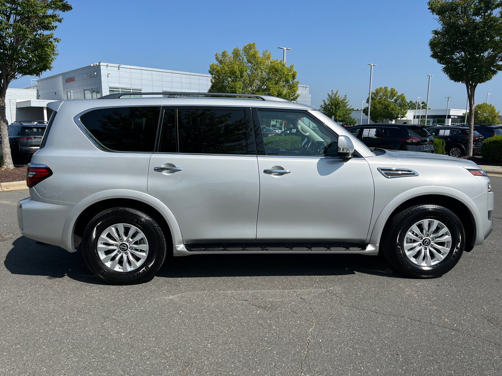 2023 Nissan Armada SV 11