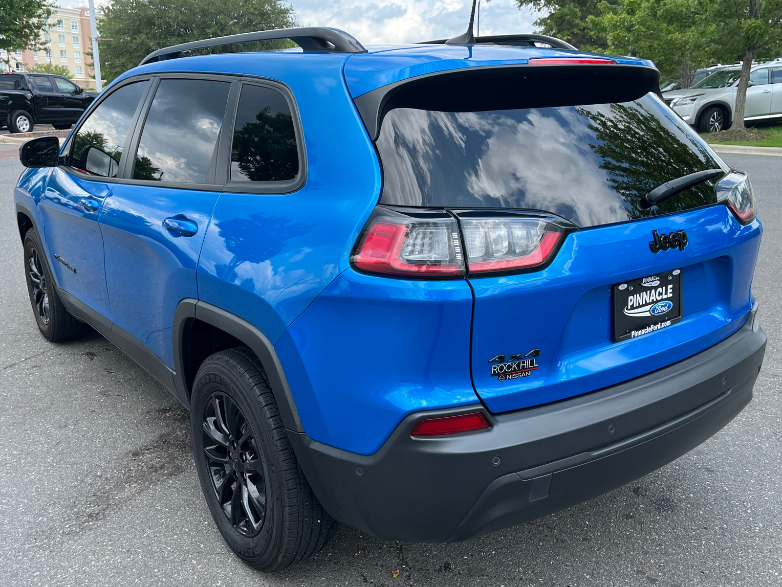 2023 Jeep Cherokee Altitude 7