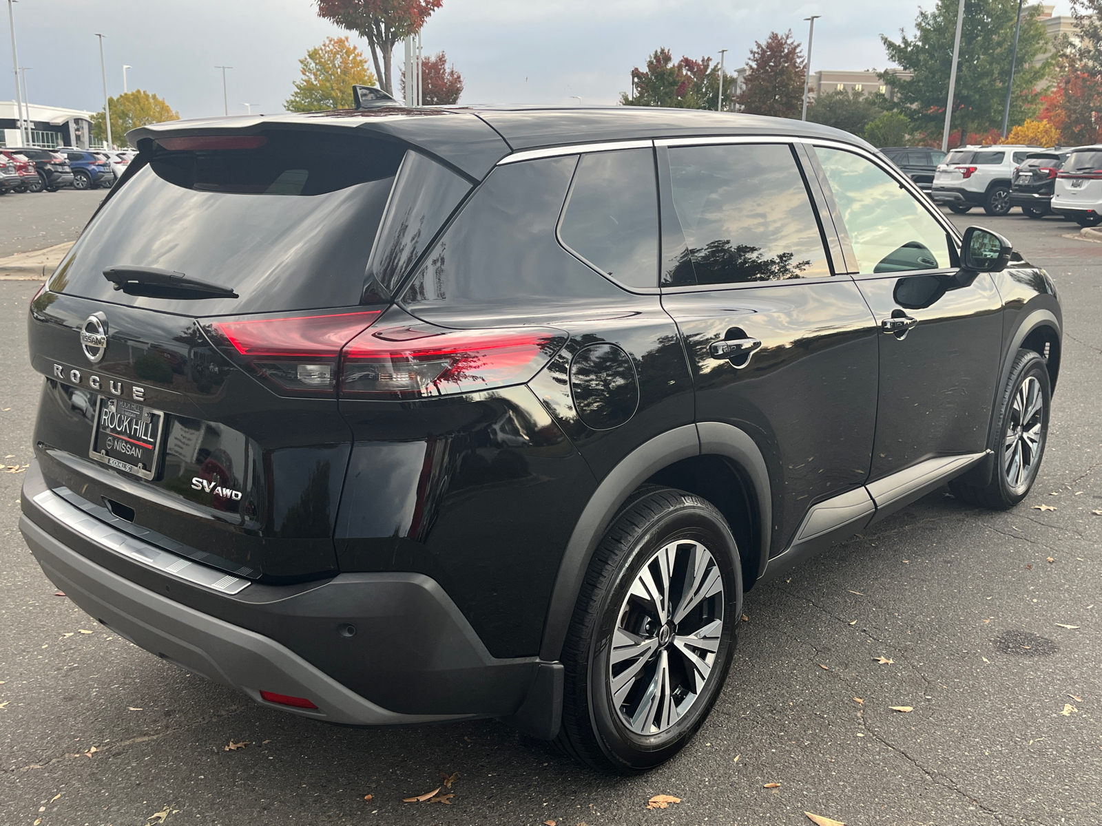 2021 Nissan Rogue SV 10