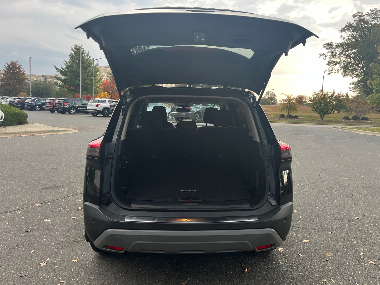 2021 Nissan Rogue SV 34