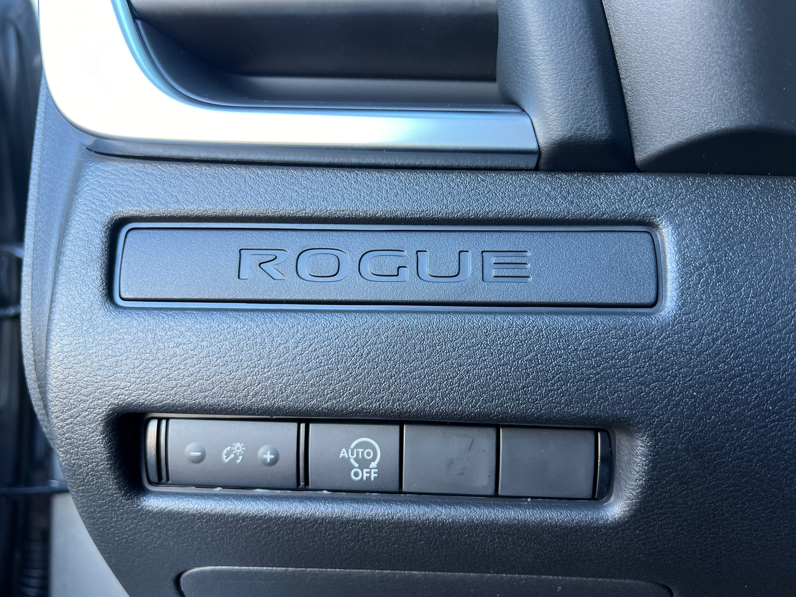 2023 Nissan Rogue S 20