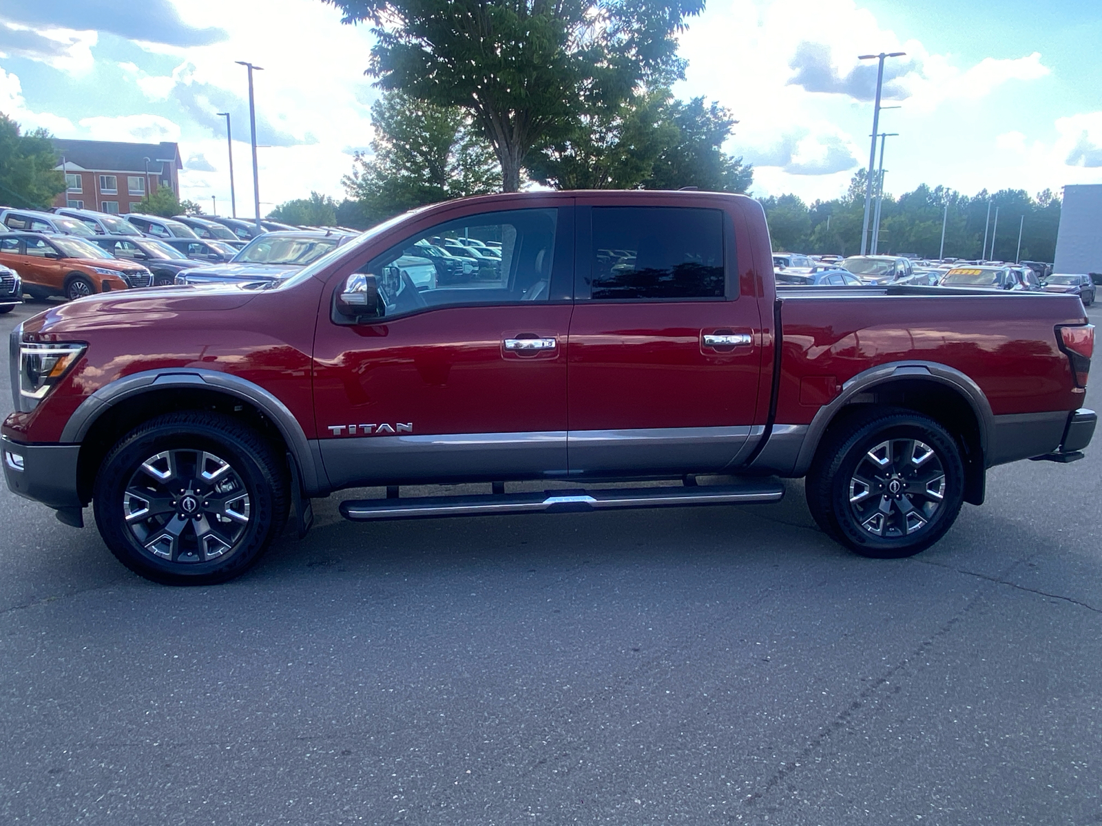 2023 Nissan Titan Platinum Reserve 2