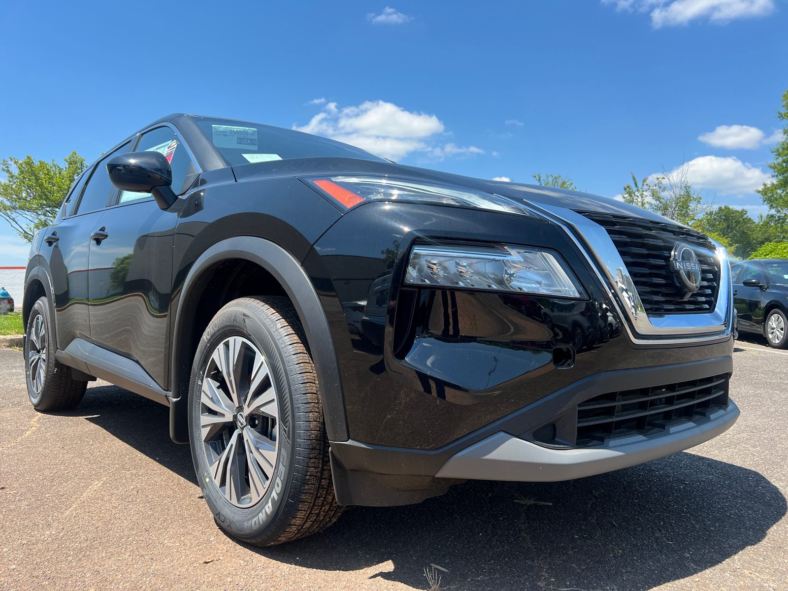 2023 Nissan Rogue SV 1