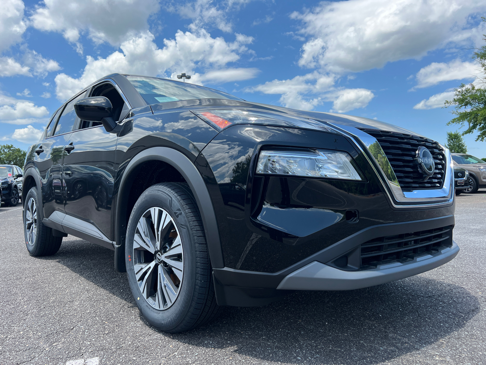 2023 Nissan Rogue SV 1